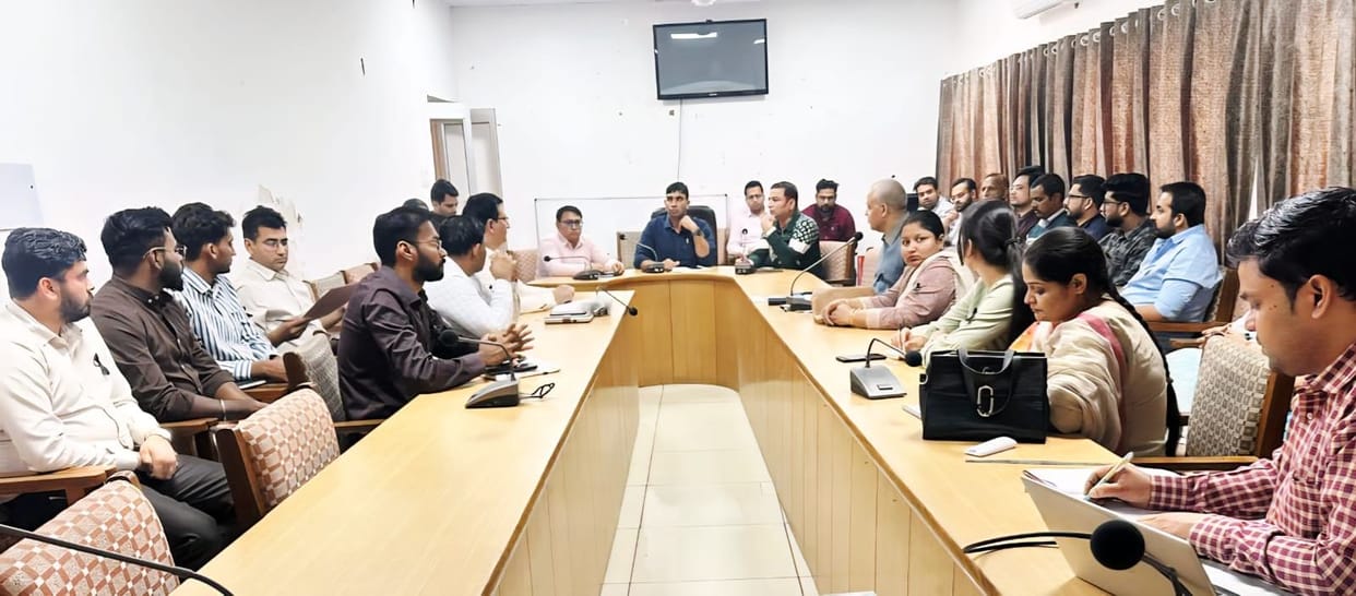 Doctors came in protest against direct recruitment of officers