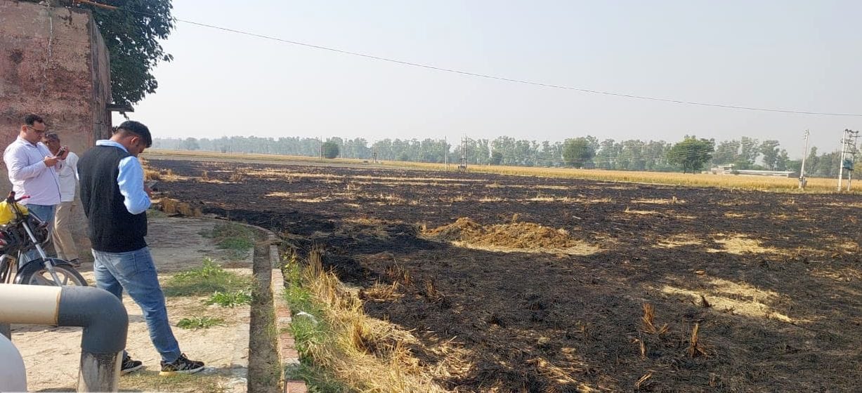 Stubble burning continues, six booked