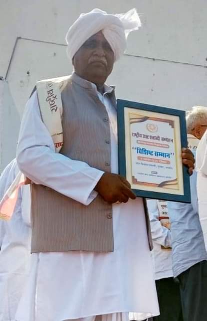 Narendra Lather honored in Pushkar