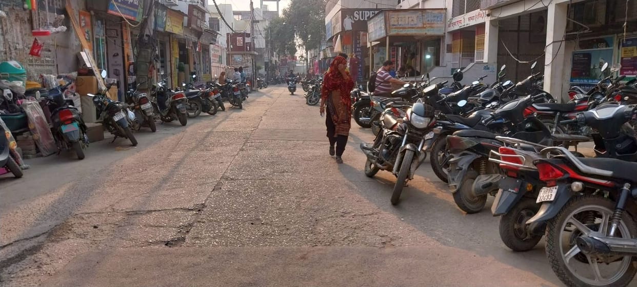 Lack of parking in the markets has led to traffic jams.