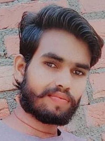 Brother-in-law and brother-in-law riding a bike died after being hit by a vehicle.