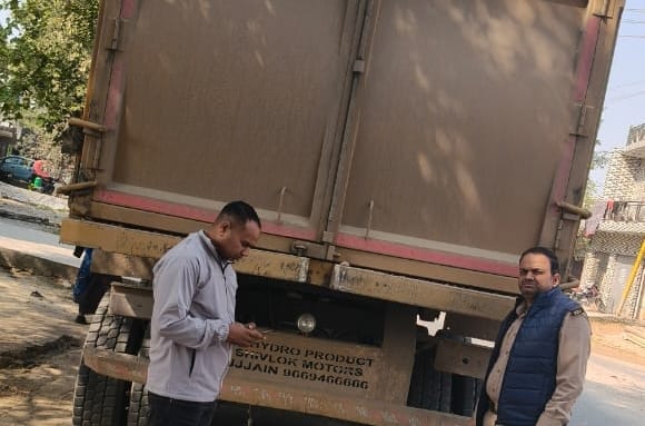 15 vehicles were challaned and a fine of Rs 1.60 lakh was imposed.