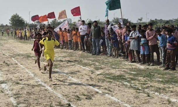 Children showed their strength in the block level sports competition.
