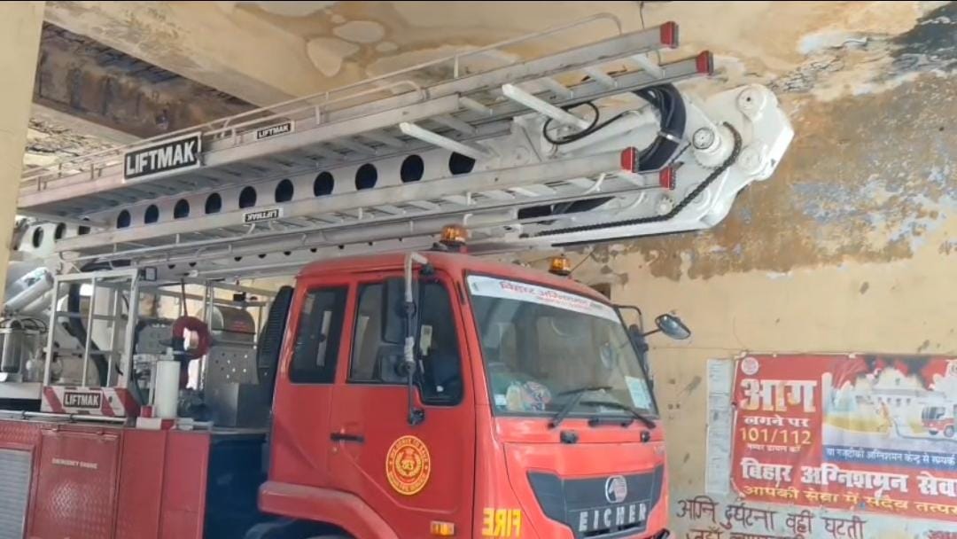 Fire Safety Lapses Found in Banquet Halls and Restaurants During Wedding Season in Agra