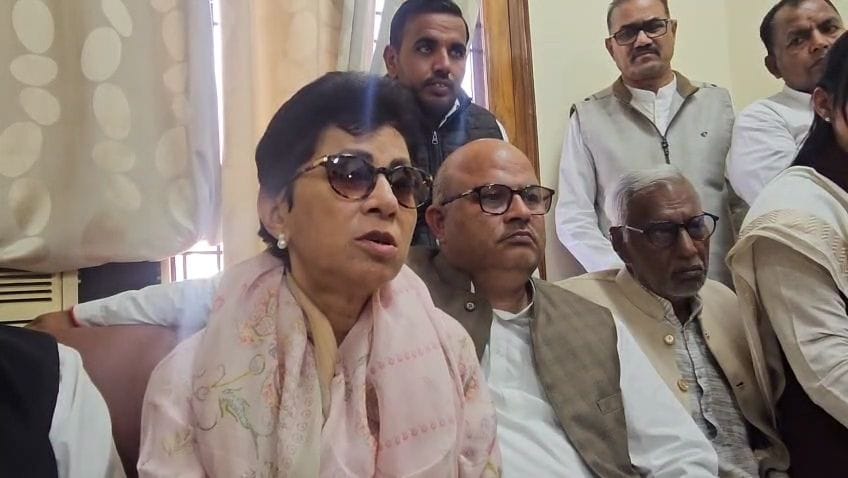 BJP running away from public issues, politicizing even the honor of martyrs: Selja