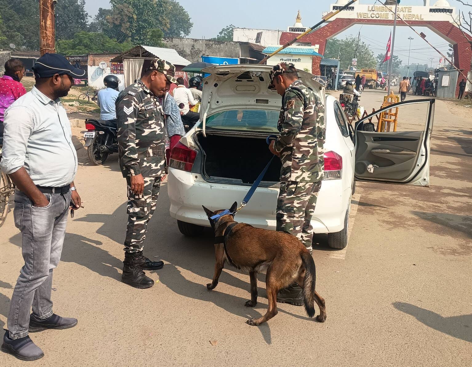 Siddharthnagar News : Search conducted at Kakarahawa border
