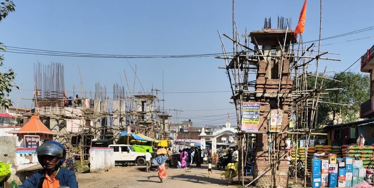 Siddharthnagar News : Preparations are grand...Reception is going on from unfinished entrance