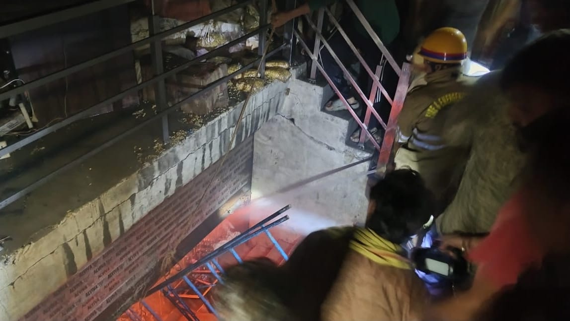 Fire breaks out in grocery store, family sleeping upstairs survives, loss worth lakhs