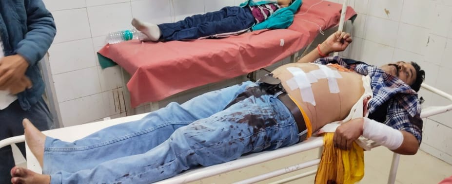 A man returning from a feast was attacked with a knife and referred to Varanasi.