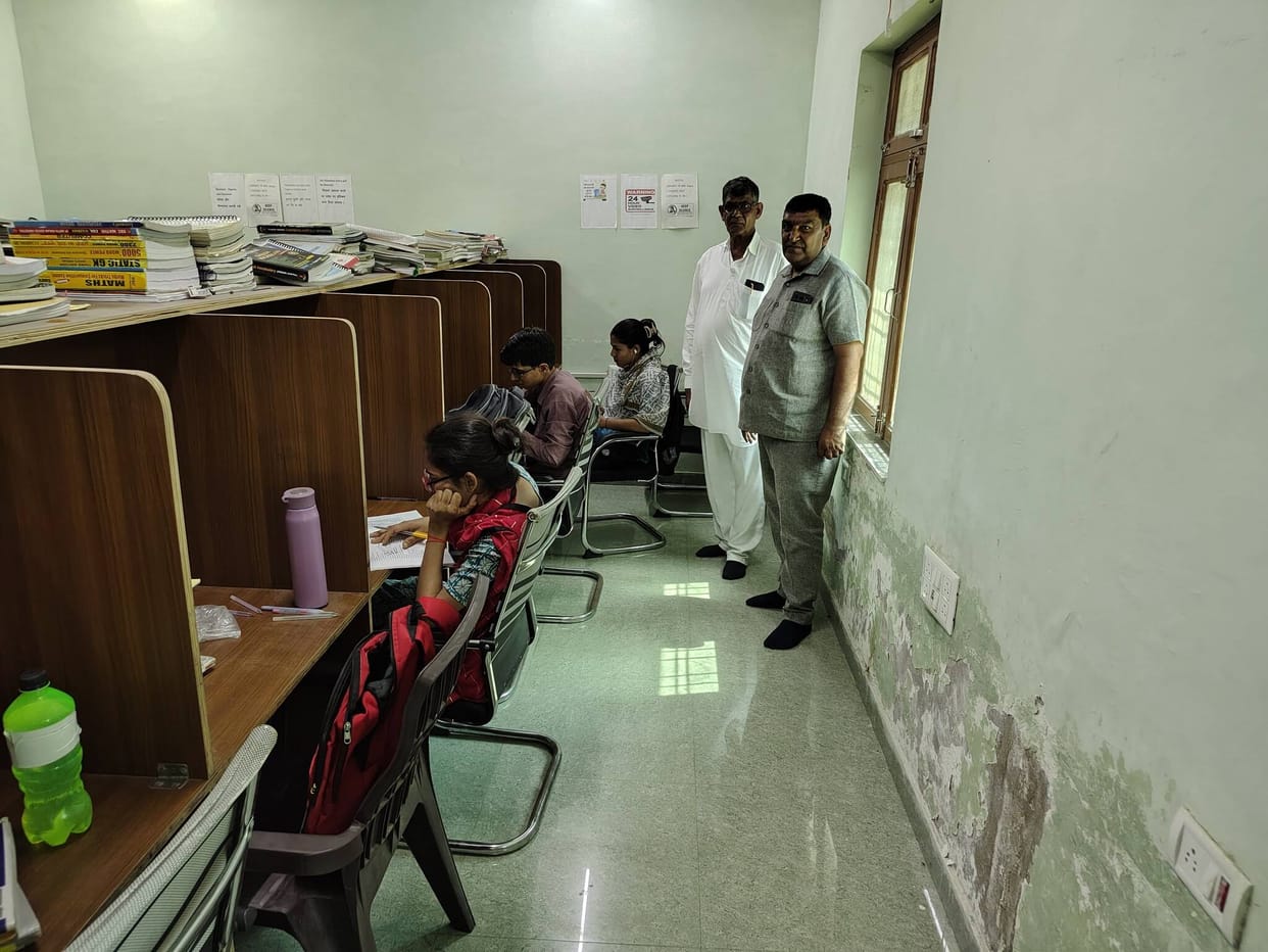 Gram Panchayat's initiative, library started in the village