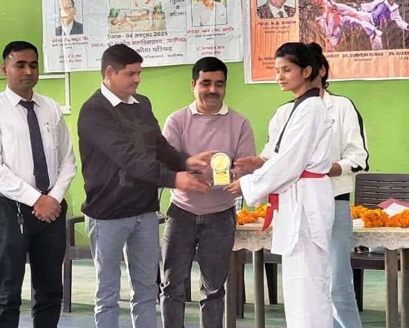 Kashish won gold in inter-collegiate taekwondo championship