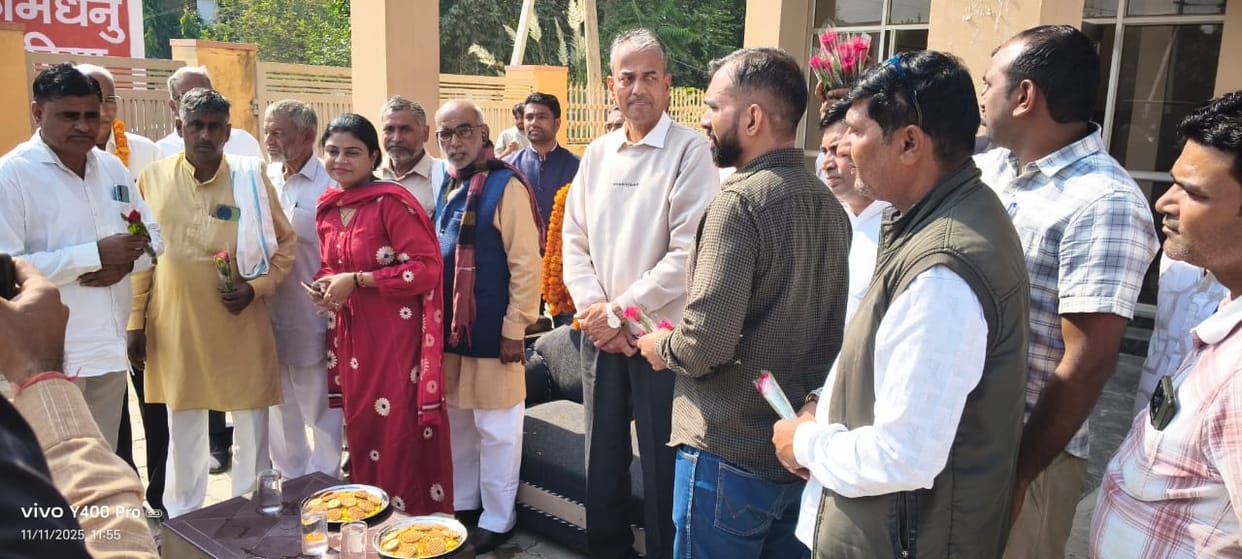 Market Committee Chairman Ramashankar and Radheshyam Vice Chairman took charge.