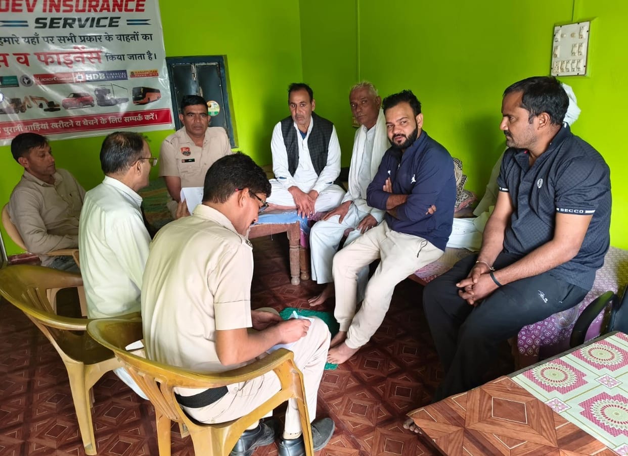 Police went door to door, spreading awareness about the ill effects of drug abuse.