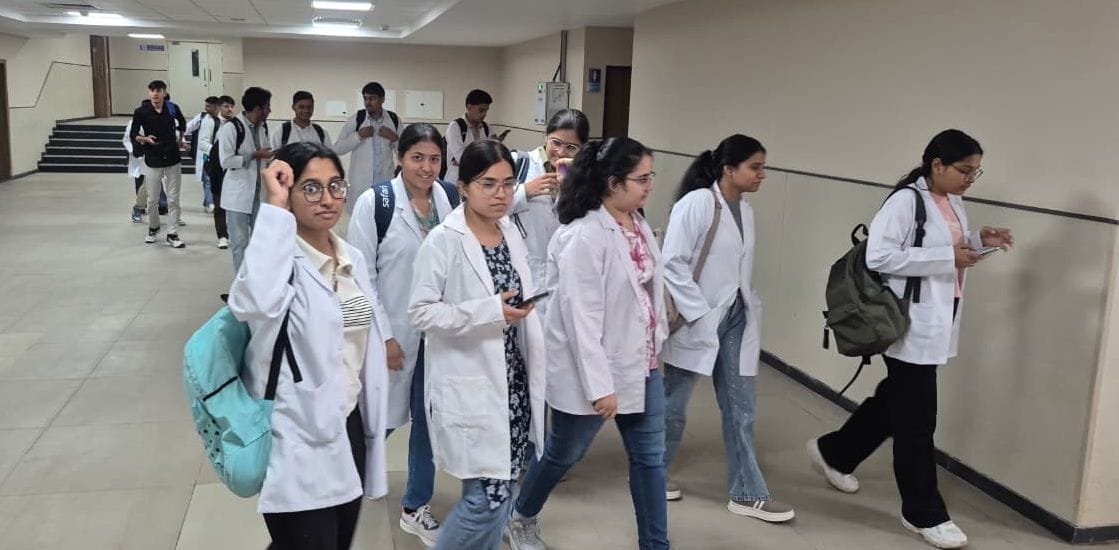 Medical students in a teaching environment