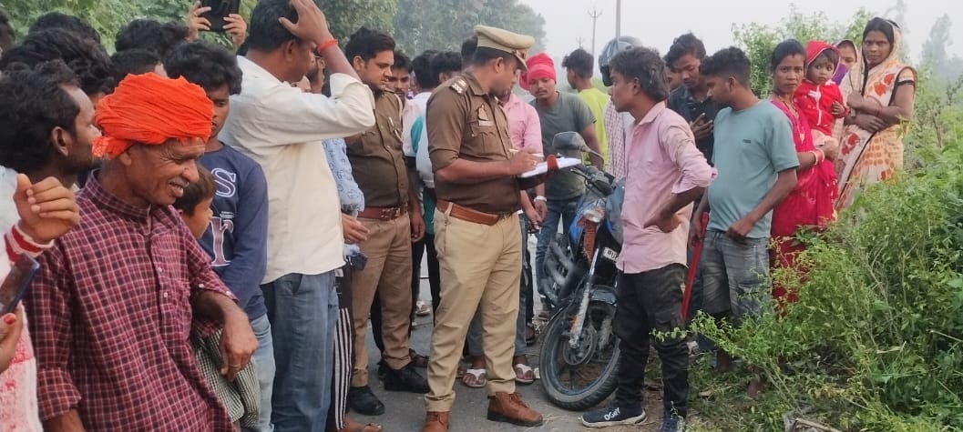 Bike collides with electric pole, one dead, another serious