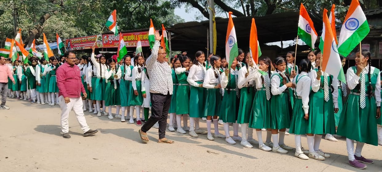 1000 people took out an 8 km padyatra on Patel's 150th birth anniversary.