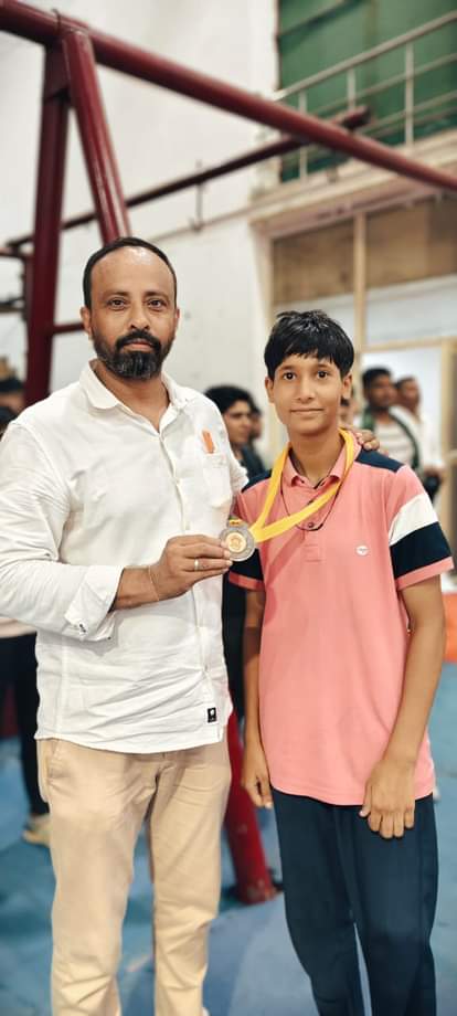 Two players won bronze medals in the state level boxing championship.