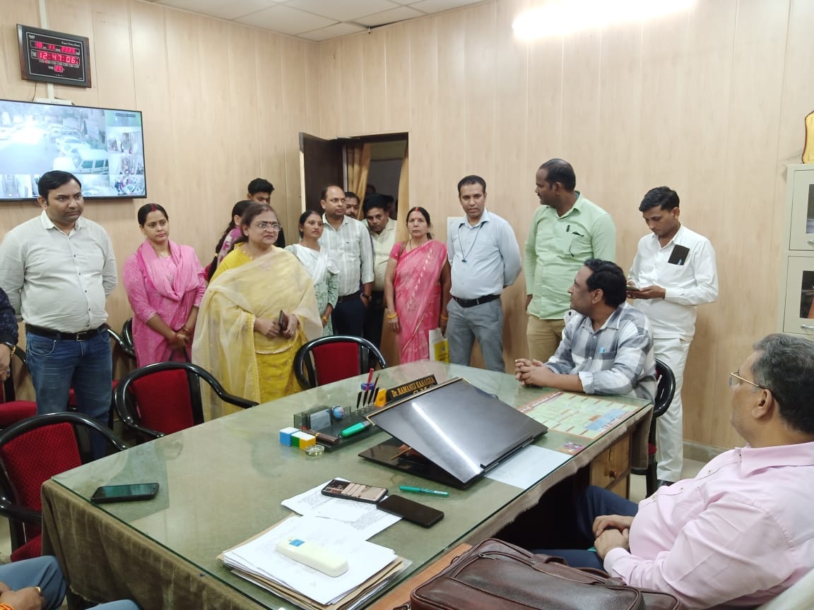 Angry health workers surrounded the CMO due to lack of action.