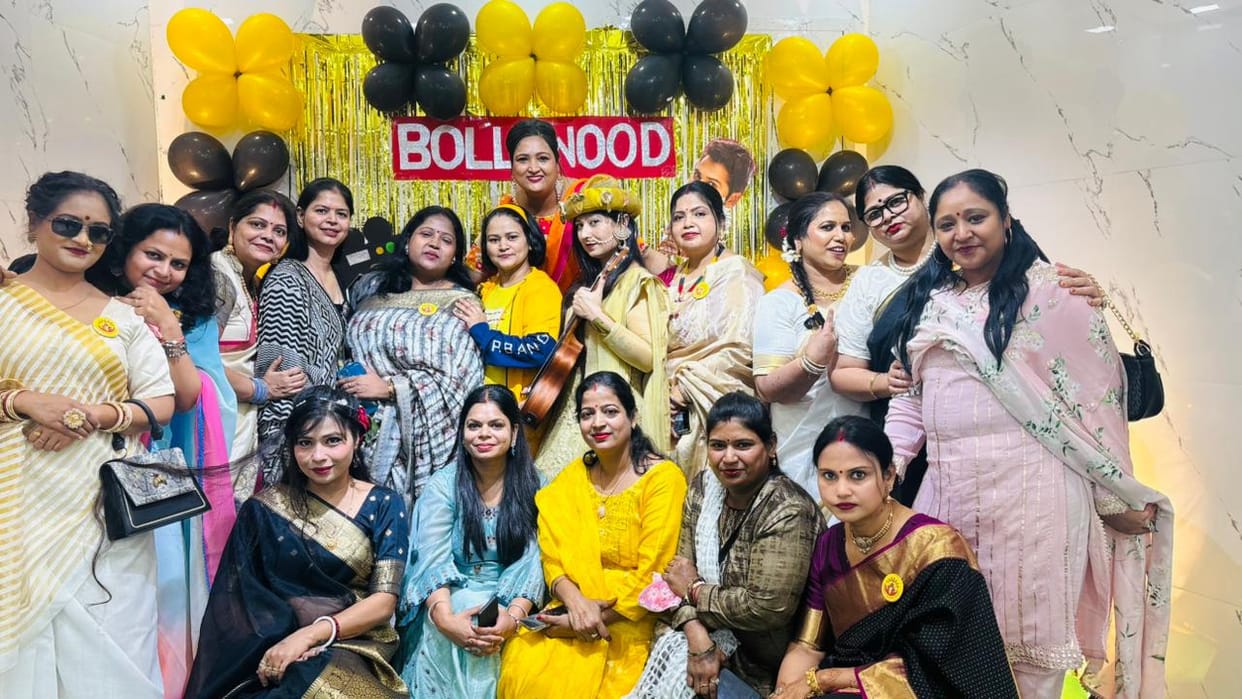 Agarwal Mahila Sangh celebrated Diwali in Bollywood style