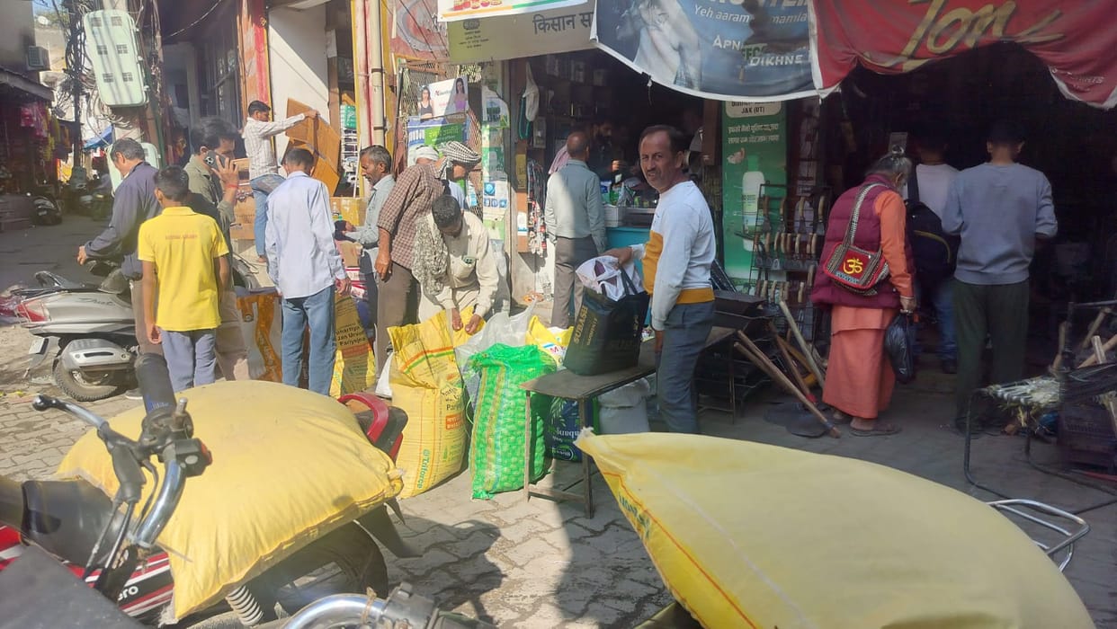 DAP disappears from the market, leaving farmers worried ahead of the sowing season