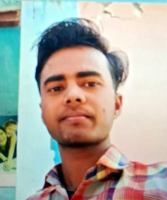 The body of a young man was found hanging from a mango tree in Sateti forest.
