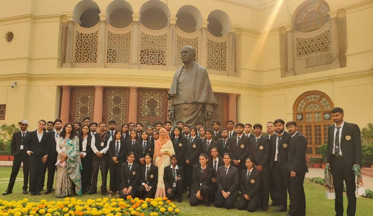 Students made an educational tour of the Parliament