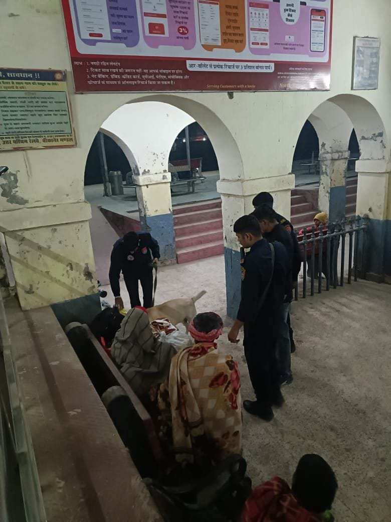 After the bomb blast in Delhi, checkpoints were set up at 39 places in the district, security was strengthened