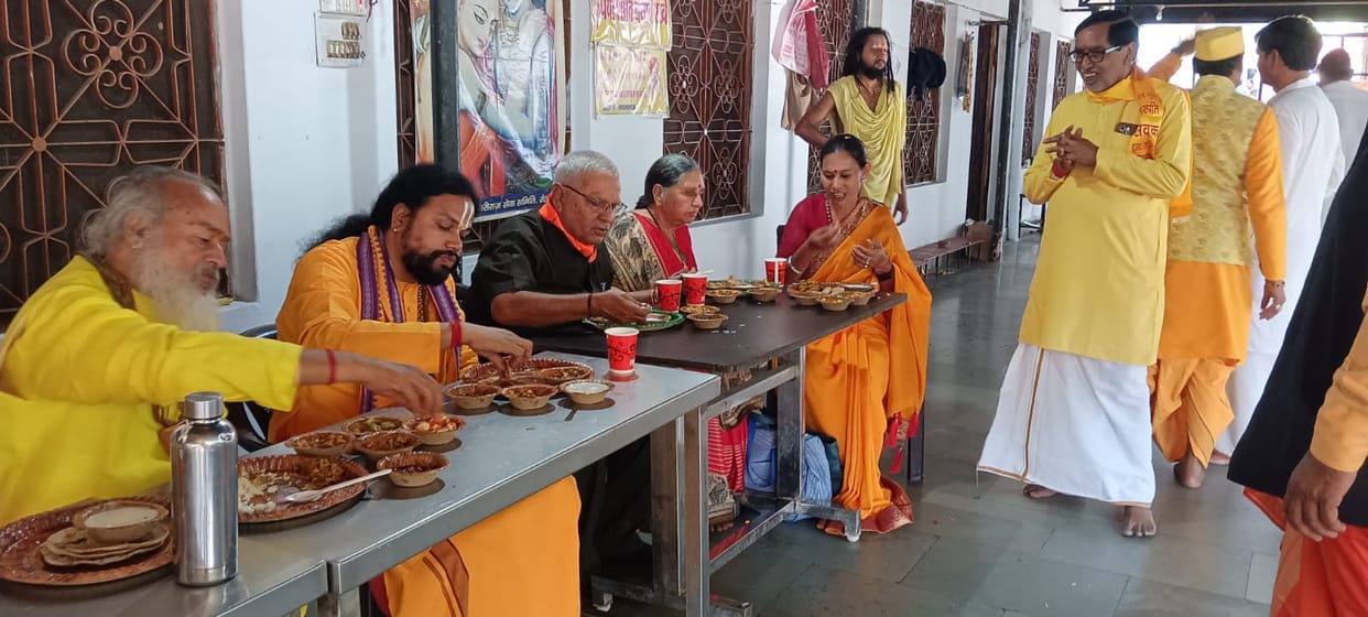 Modi's sister and brother-in-law took blessings of Jagadguru