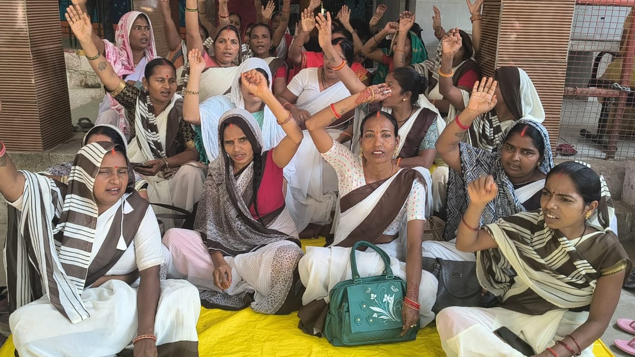 Asha workers continue their protest, demanding payment