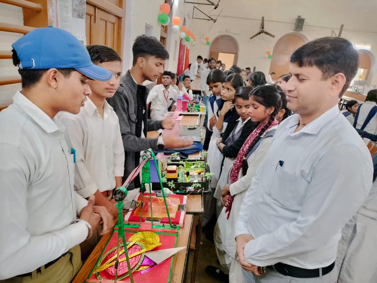 Children demonstrated their talent by making science models.