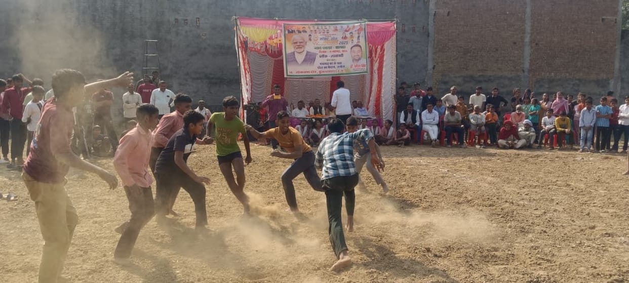 In the 200 meter race, Jeevani came first, Latesh came second.