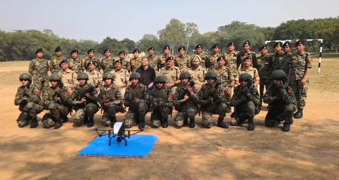 BSF की ‘दुर्गा वाहिनी’ टीम।