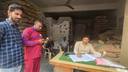 SDM inspected the seed selling center.