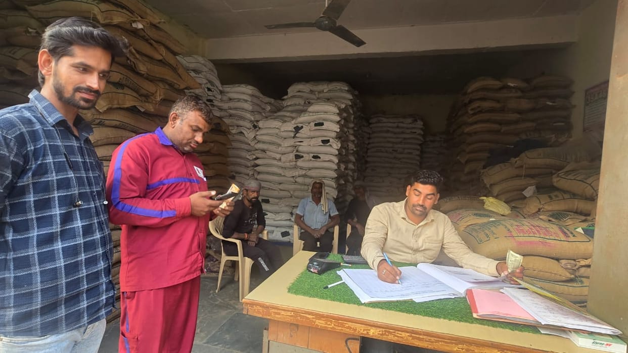 SDM inspected the seed selling center.