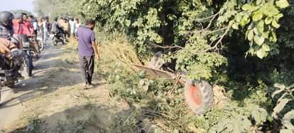 Container and tractor overturned during overtaking, two people injured