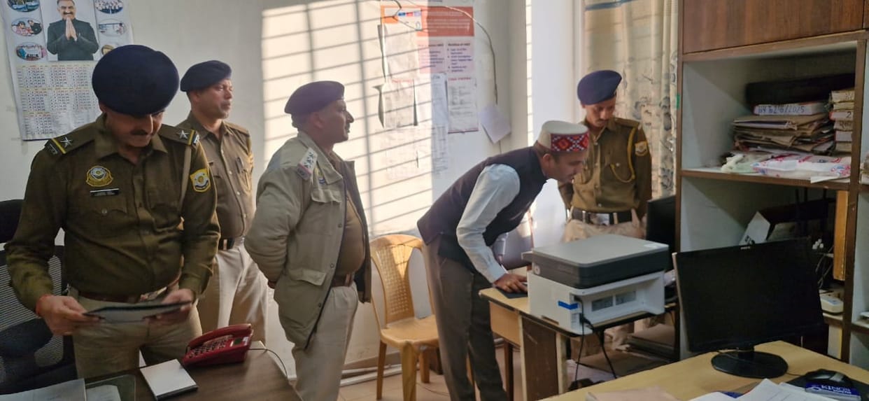 Deputy Commissioner conducted a surprise inspection of Sadar Police Station, Bilaspur.