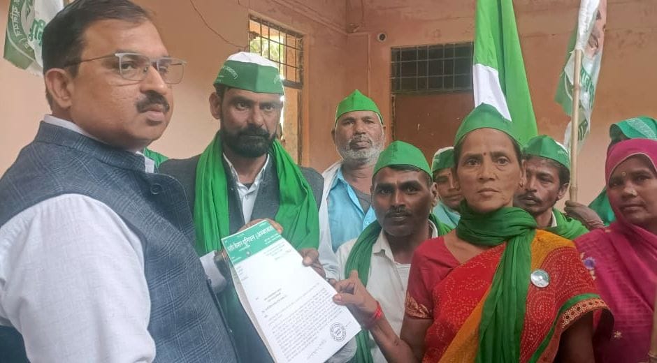 Bhakiyu submitted a memorandum regarding the problem of DAP and seeds