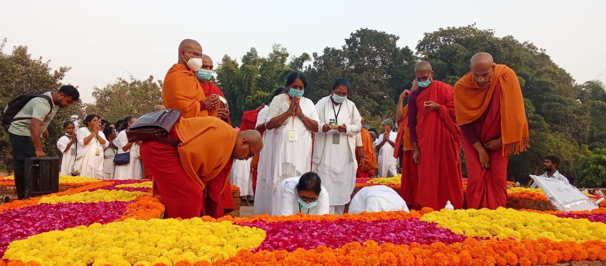 Sri Lankan followers performed flower worship at Gandha Kuti