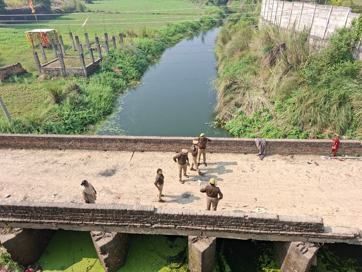 Laborer's body found under bridge in suspicious condition