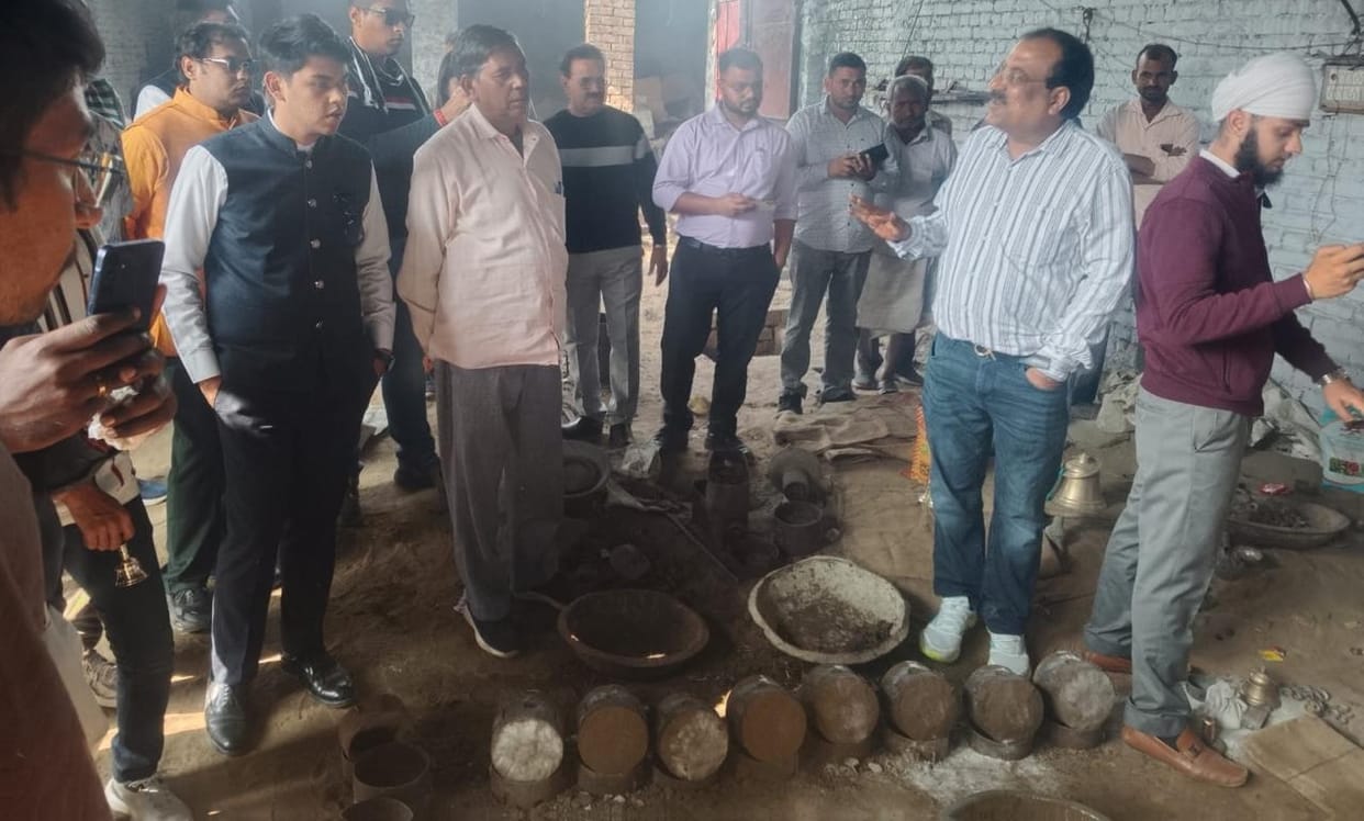 Trainee IAS officers understood the process of making brass products.