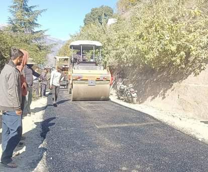 Tarring work begins on Kais-Kotadhar road, will be completed at a cost of Rs 55 lakh