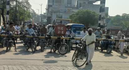 People face the problems.