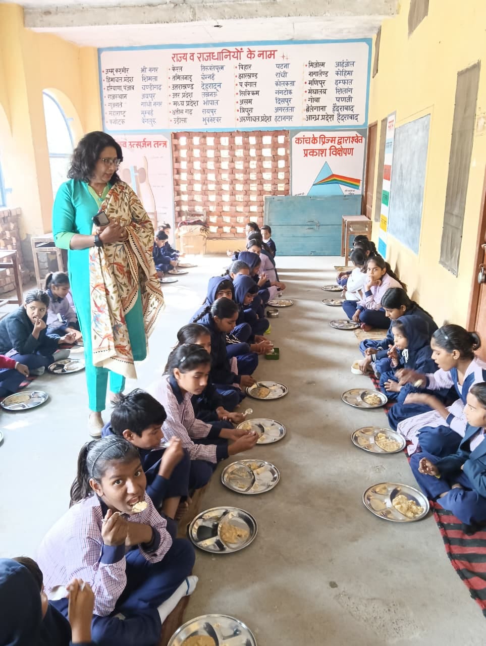 DEO inspected mid-day meal and sanitation arrangements in schools