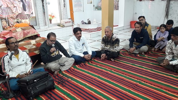 Shri Ram and Janaki are sitting in my heart... devotees are overwhelmed with emotion on hearing the hymn