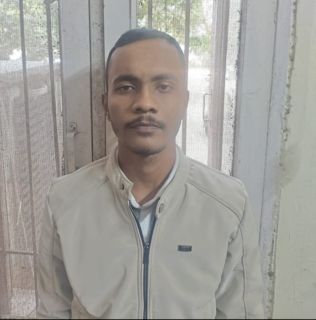 Retired Delhi policeman duped of Rs 95,000 on pretext of ticket cancellation, two arrested