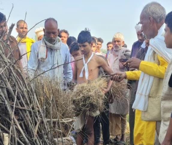 Dinesh's family broke down when his body reached the village.
