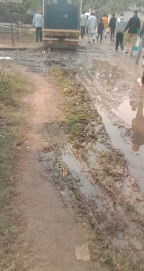 Villagers upset with the filth in Dhanaunda village expressed their anger