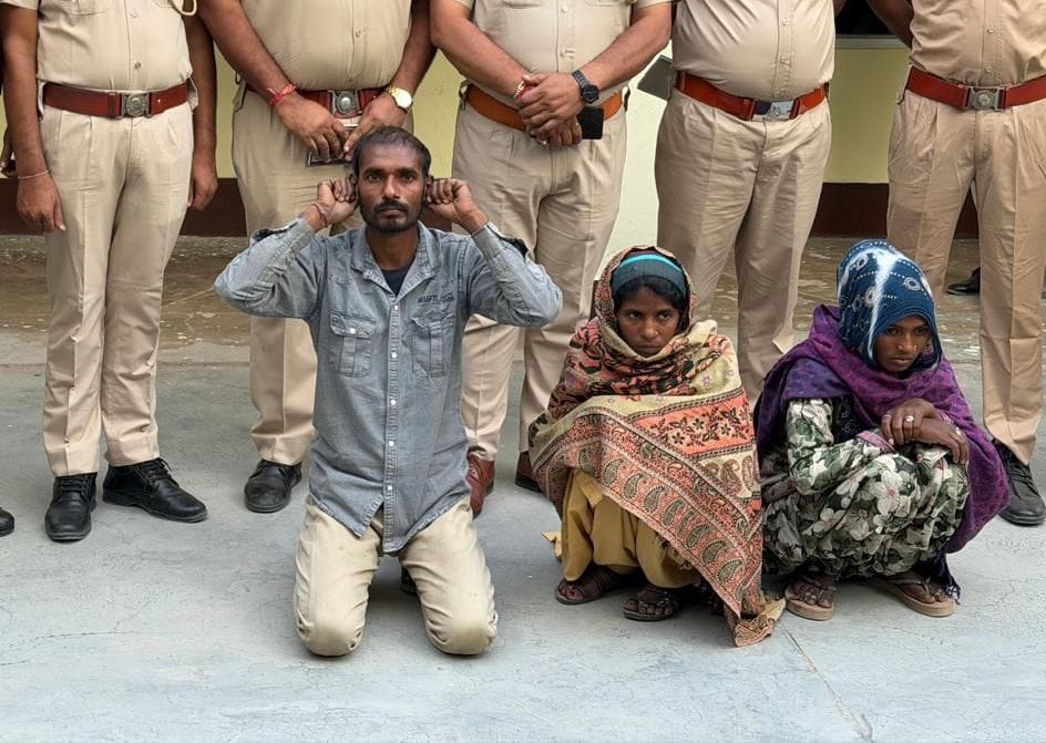 Rajasthan police arrested three members of the slingshot gang.