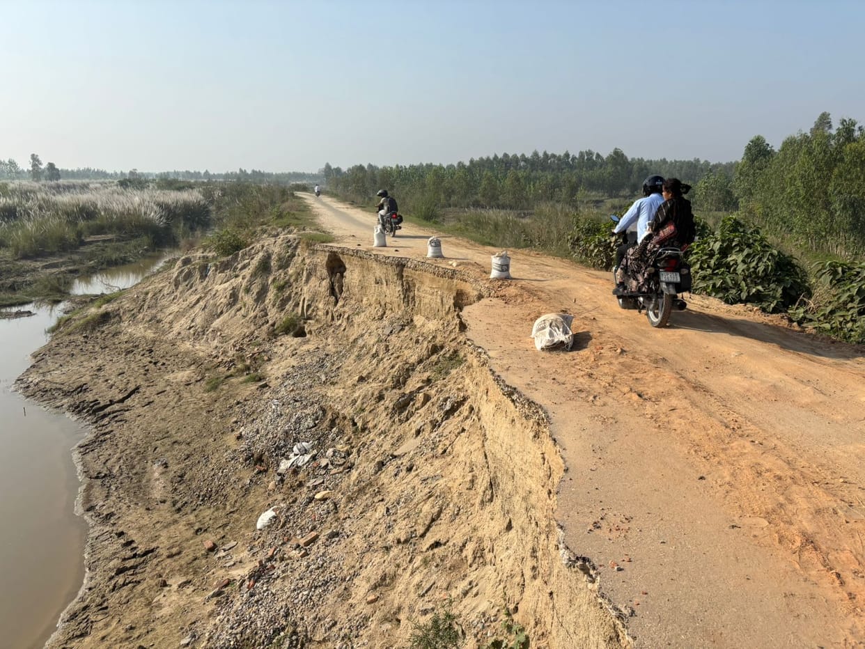 Roads cut off by floods near Ramganga bridges will be repaired at a cost of Rs 14 lakh.