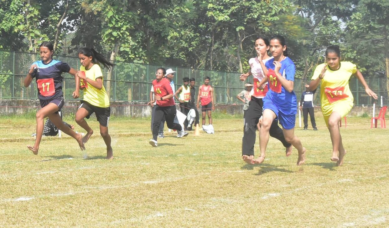 Kalpanath Rai PG College was the overall champion, while host DDU got the second place.